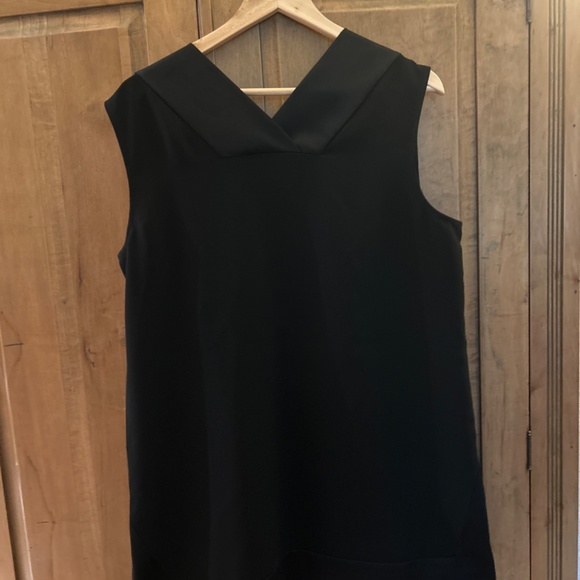 Banana Republic Sleeveless Top - Picture 3 of 3